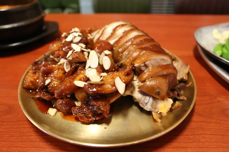 Suhyangga Jokbal, Bossam & Spicy Gamjatang, Bul Ppyeo Jjim