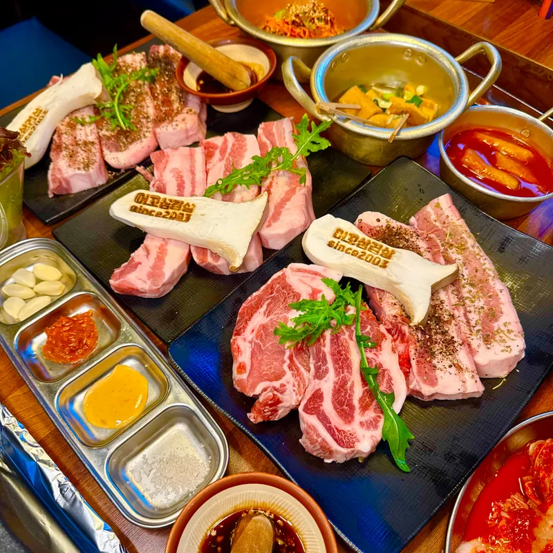 Best Pork Belly in Dongseongno - Meokko Samgyeopsal Dongseongno Branch