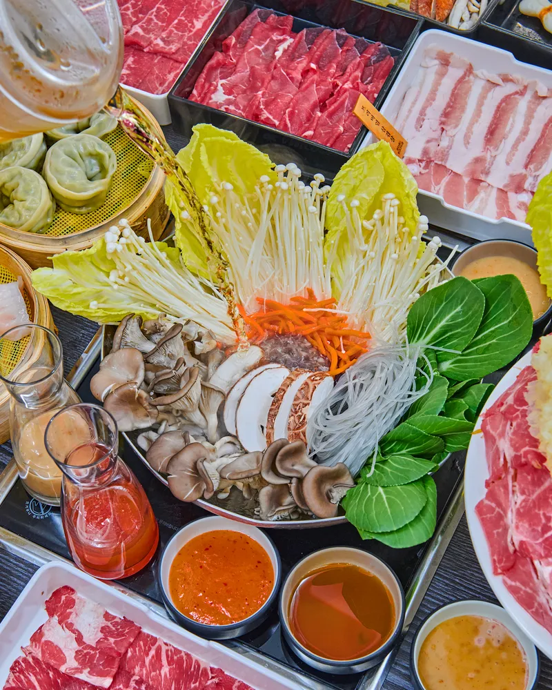 Mejor Kalguksu en  - 샤브라운지 연남