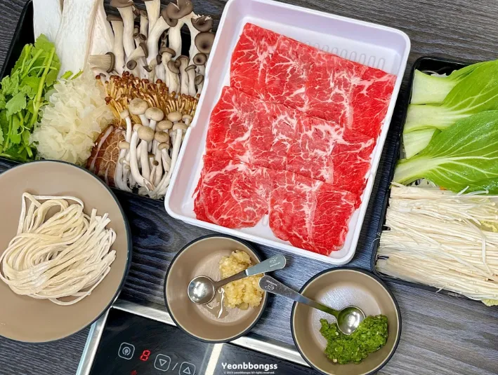Mejor Kalguksu en  - 샤브라운지 연남