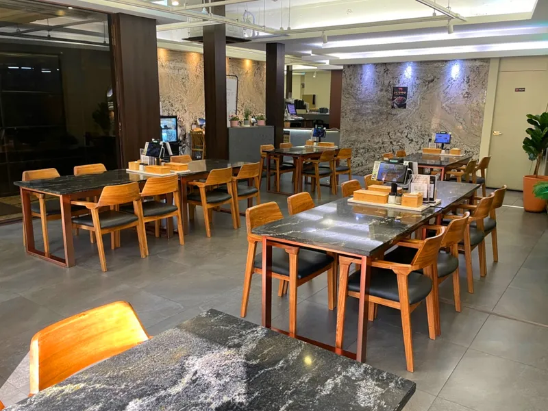 Best Seolleongtang in Chongno - Seoul Kkakdugi Chungjangro Branch