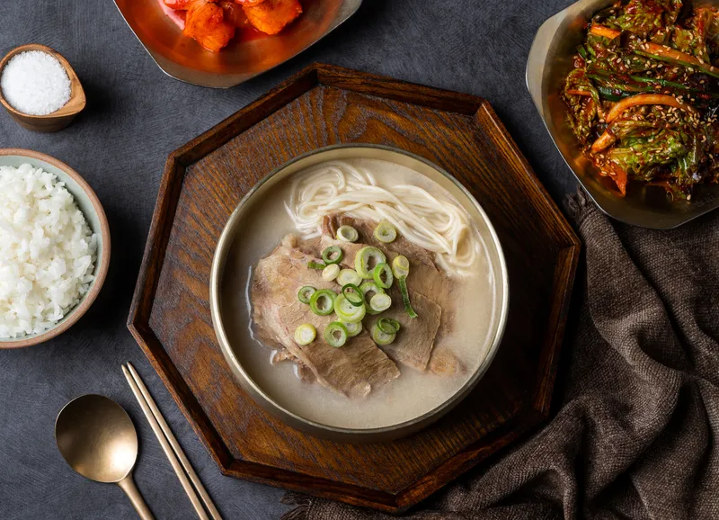 Best Seolleongtang in Chongno - Seoul Kkakdugi Chungjangro Branch