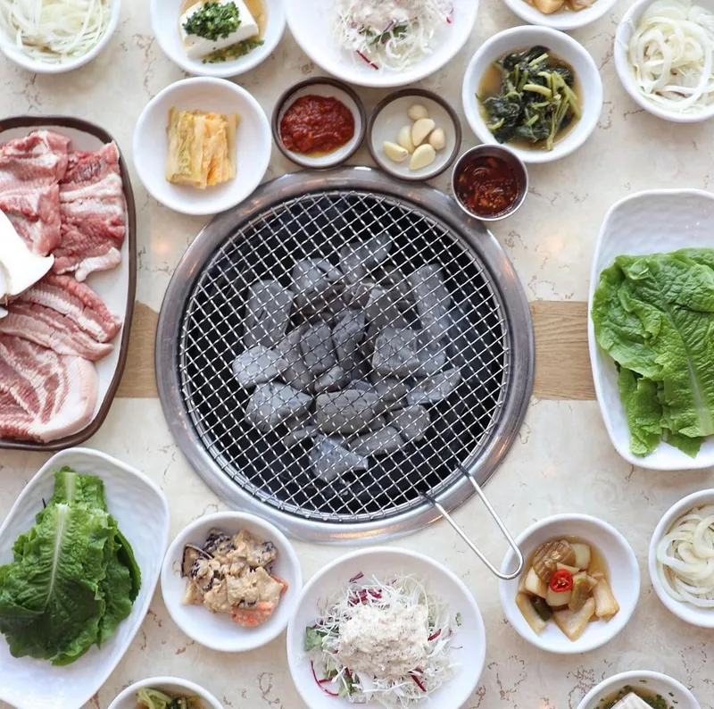 Mejor Cold Noodle en Jeju City - 늘봄흑돼지