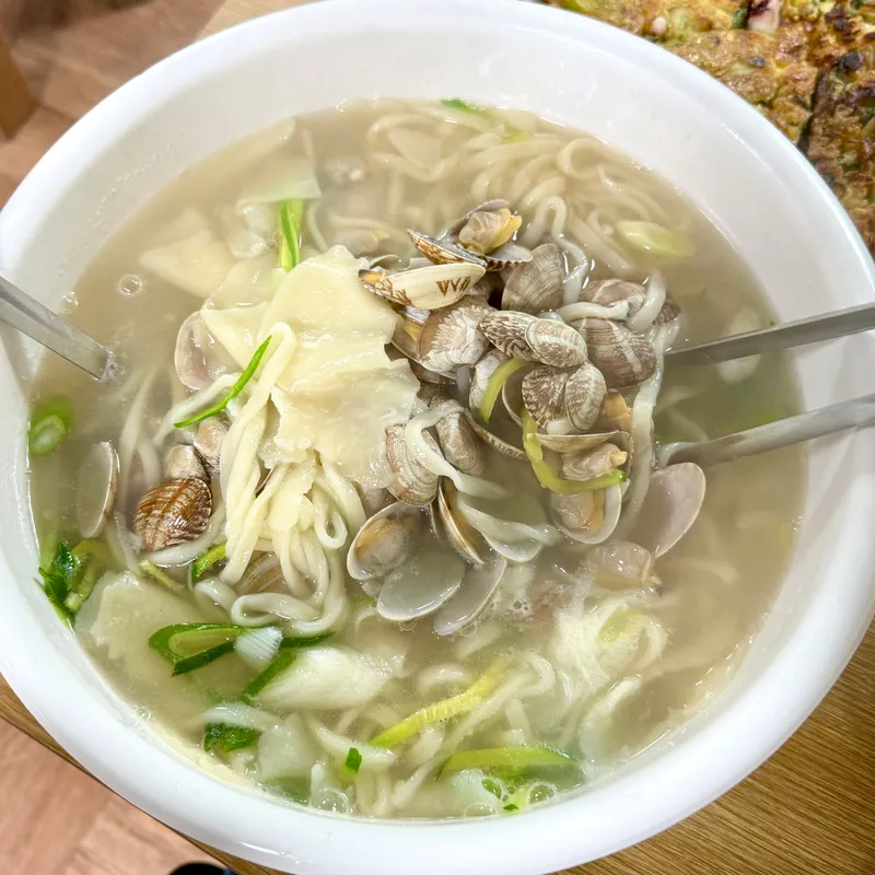 Oncheon Kalguksu