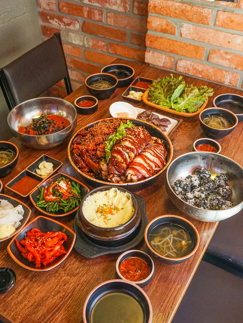 Mejor Pork Dishes en  - 권식족발 성수본점