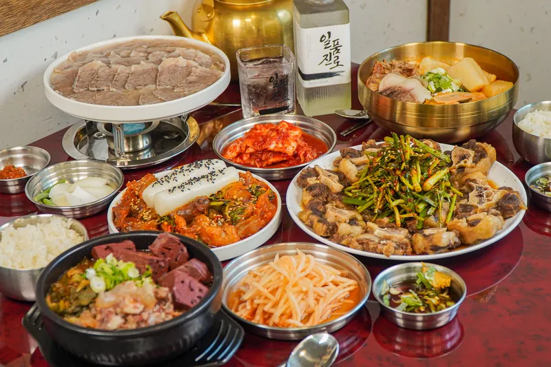 Best Korean Intestine Dish in Sunnong-dong - Ibokhee Haejang Seolleung Bonjeom