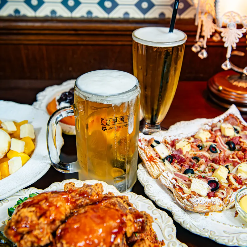 Mejor Chicken en  - 금별맥주 강남신사점