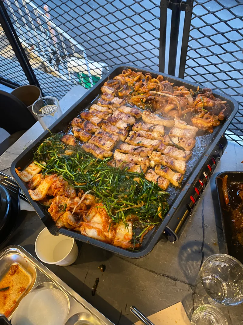 Mejor Pork Belly en Yeonnam - 부추긴돼지