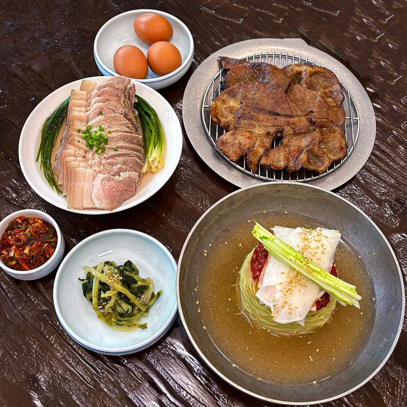 Mejor Rice Porridge en Yuseong - 이관복 명장 냉면
