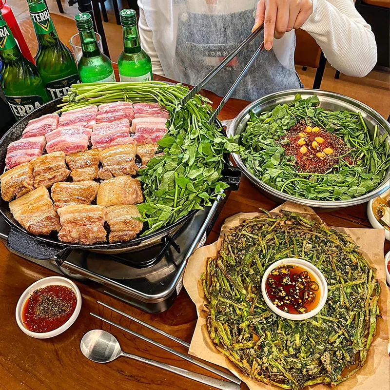Mejor Pork Belly en Hapjeong - 청도미나리식당 합정점