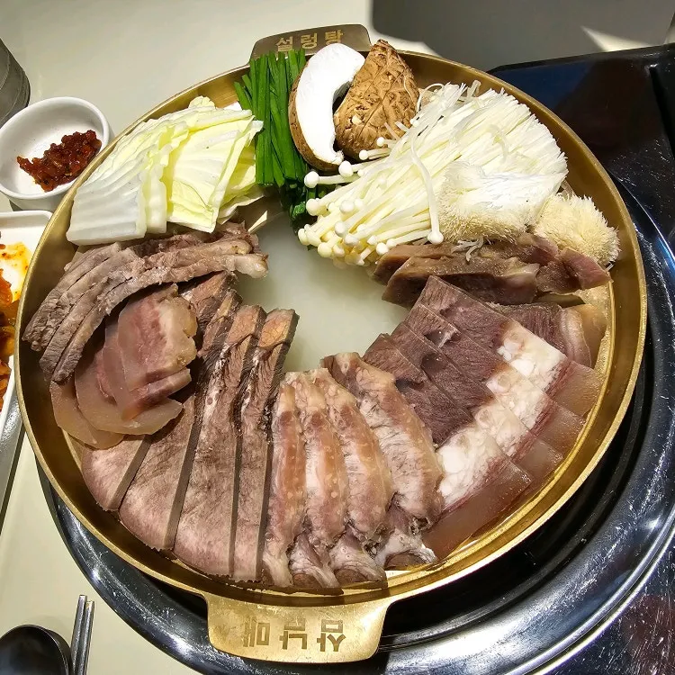 Best Seolleungtang in Cheongdam - Samnammae Seolleongtang