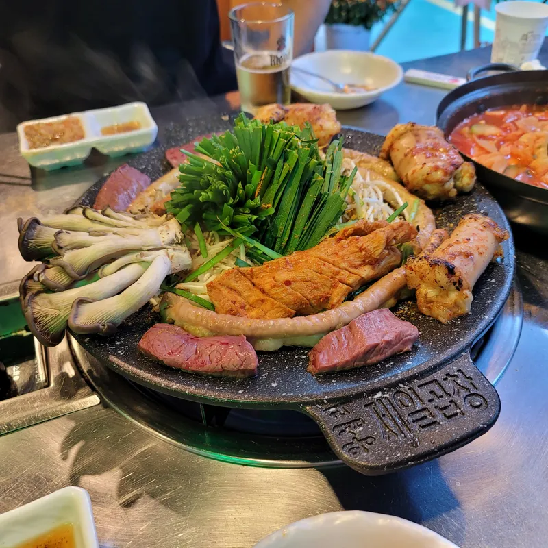 Best Grilled Meat in Wangshimni - Jeil Gopchang Bonjeom