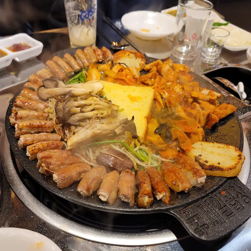 Best Grilled Meat in Wangshimni - Jeil Gopchang Bonjeom