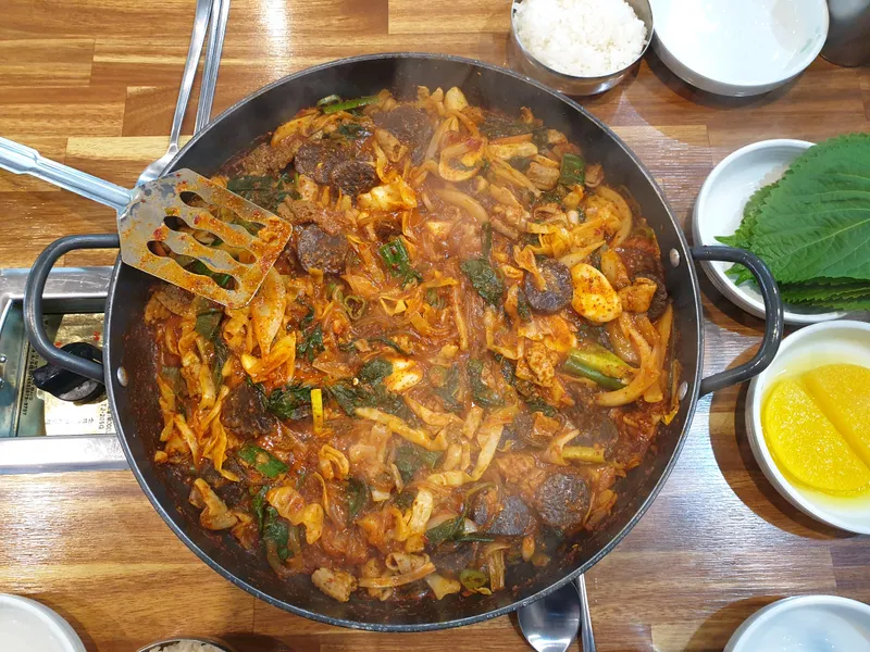 Mejor Sundae Soup en Shinchon - 백순대본가새맛 신촌연대점