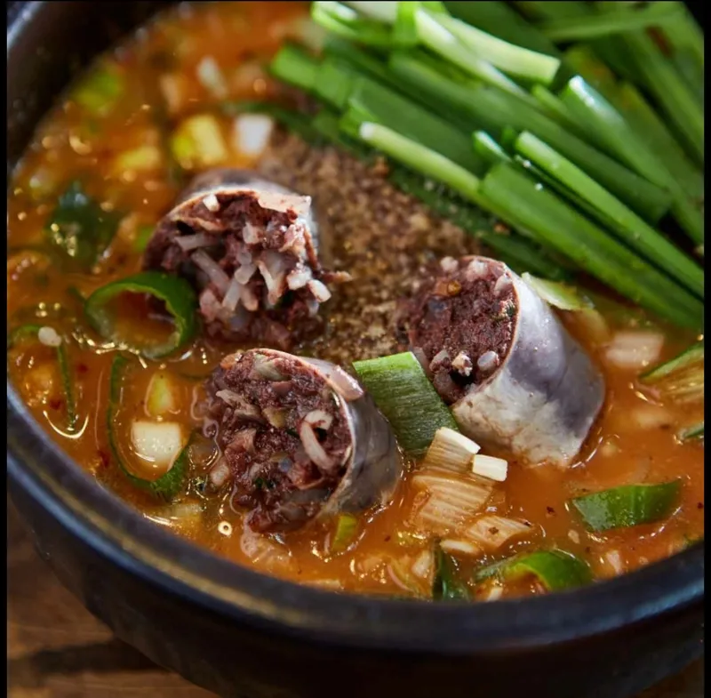 Mejor Sundae Soup en Shinchon - 백순대본가새맛 신촌연대점