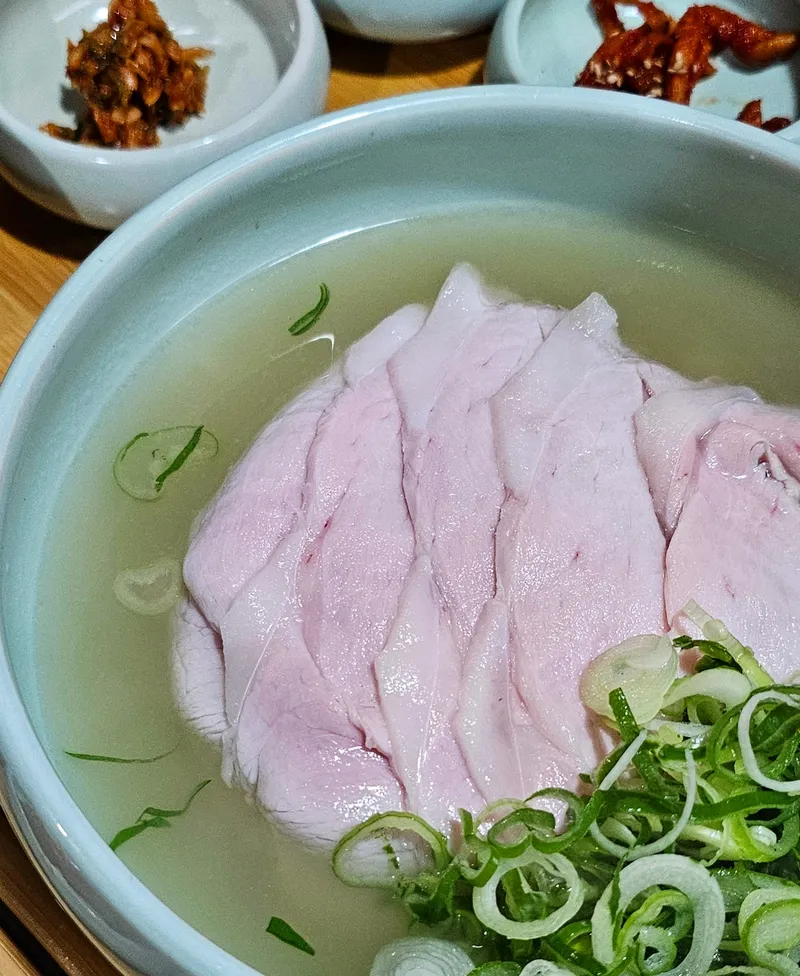 Best Sŏllŏngtang in Seogwipo - Hansok