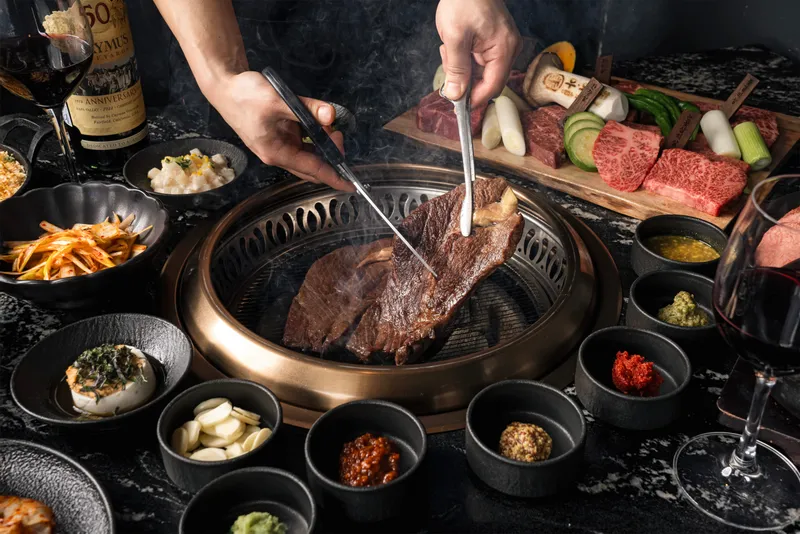 Best grilled beef in Sinsa-dong - Uwahe Seolleung Bonjeom