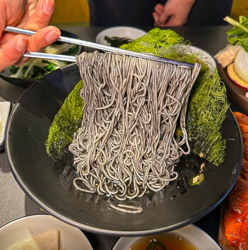 Mejor Marinated Pork Belly en Hapjeong - 짚불돈 합정