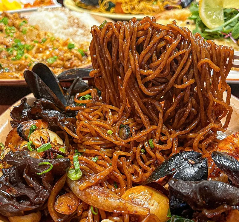 Mejor Sichuan noodles en Chungsangno - 황룡강드래곤