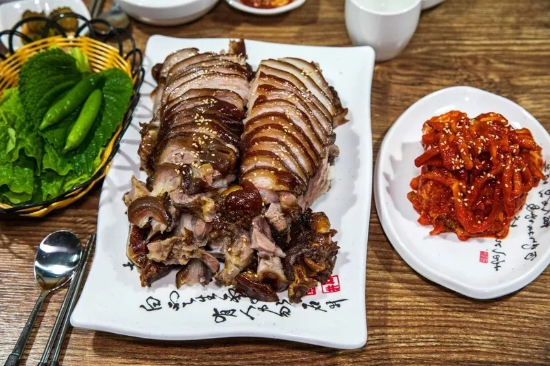 Yonggu Jokbal
