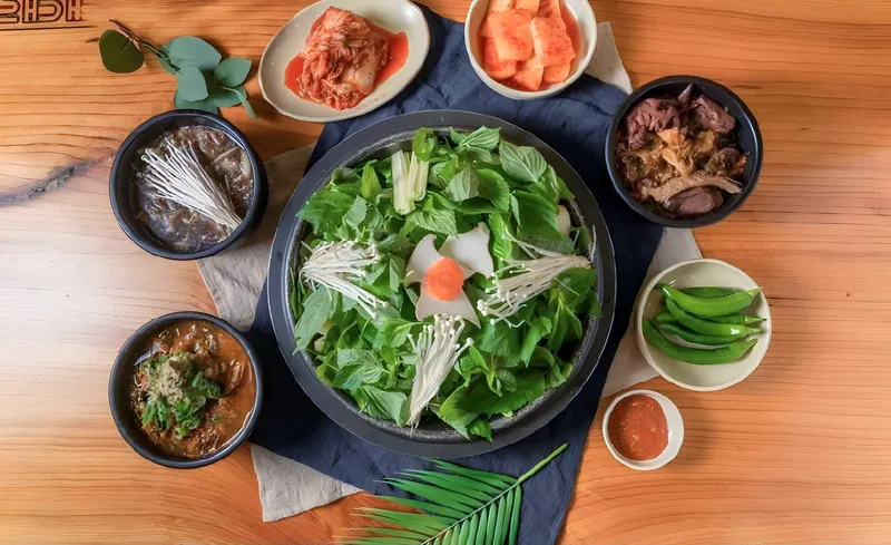 Mejor Pork Trotter Stew en Dunsan - 대대로감자탕족발 본점