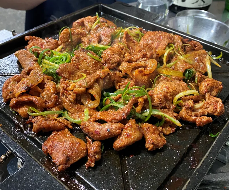 Mejor Bibimbap en Sinchon - 돈불1971
