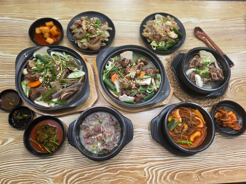 Best Ox Bone Soup in Shinho - Seonmijeong