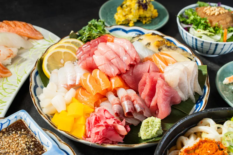 Best Sushi in Hwangryeongdan-gil - Chamchi Hyang Gyeongju Bonjeom