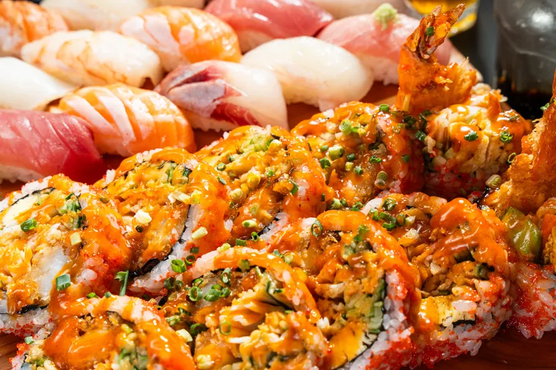 Best Sushi in Hwangryeongdan-gil - Chamchi Hyang Gyeongju Bonjeom