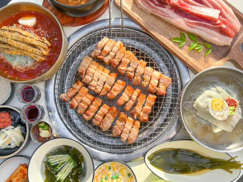 Best Cold Noodles in Mapo - Da Dokine Charcoal Grill Hongdae Mapo Branch