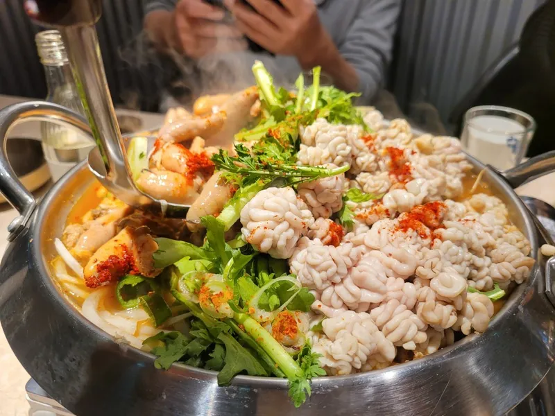 Mejor handmade noodle soup en Gwangjin - 제주곤이칼국수 건대점
