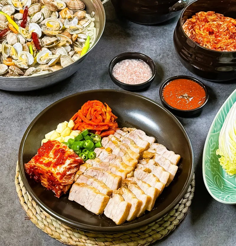 Best Bossam in Bundang - Seohyeon Kalguksu Bossam