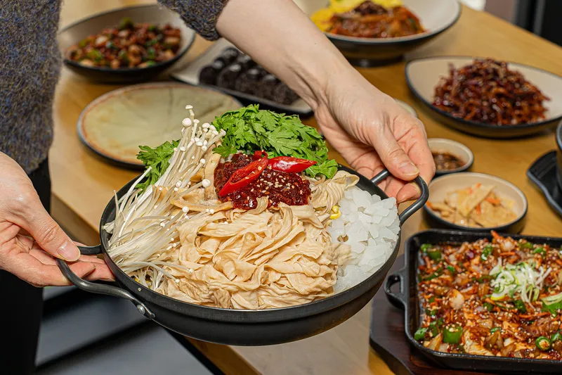 Mejor Joseon-style Blood Sausage Soup en Songdo International Business District - 조선팔도 본점