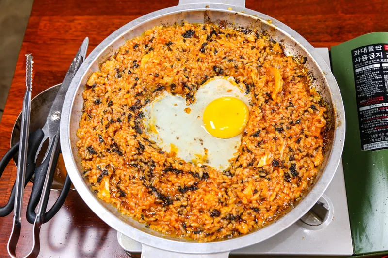 Mejor Grilled Meat en Hwangnidan-gil - 경주황소곱창 황리단길본점
