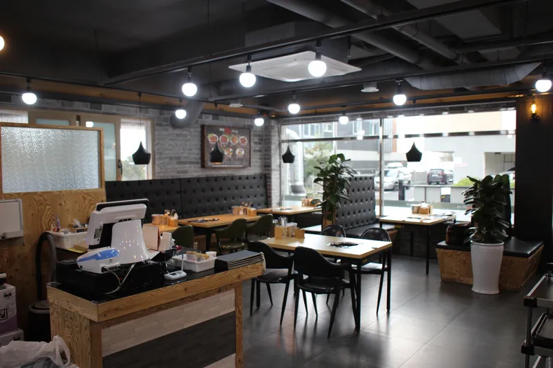 Best Korean-style BBQ pork feet in Jungmun - Babekyu Tongjokgui Jungmun Branch