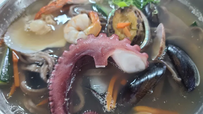 Best Hand Noodle in Seongsan - Seongsan Ilchulbong Son Kalguksu
