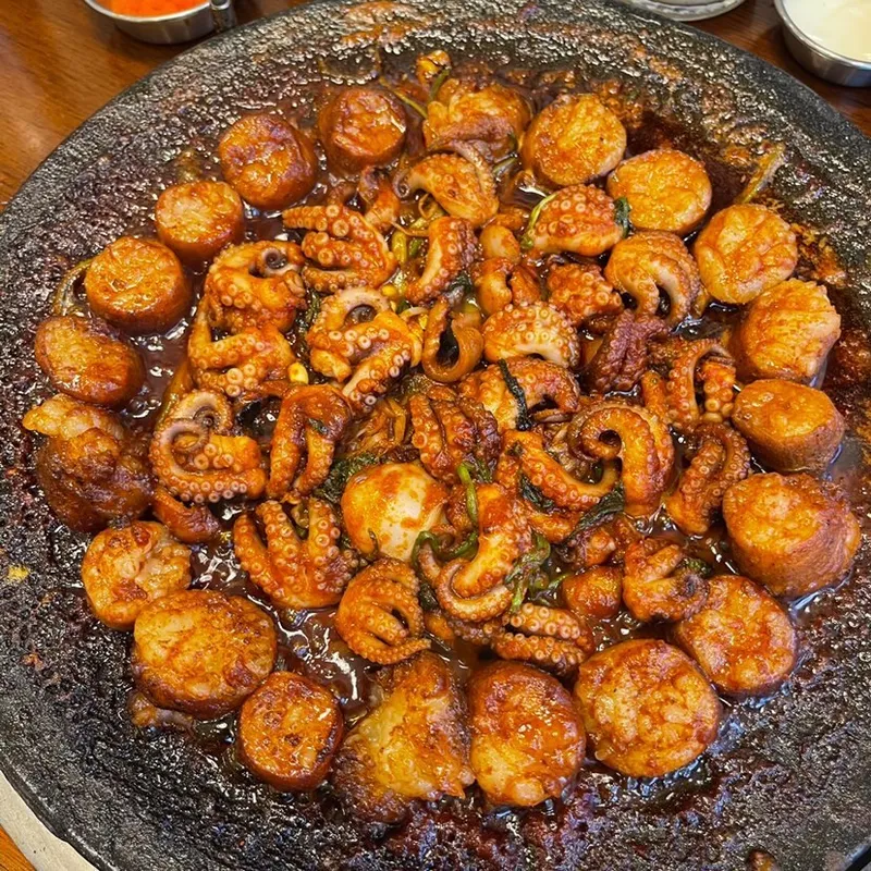 Best Seafood in Jamsil - Jjukumi Dosa Jamsil Saenae Branch