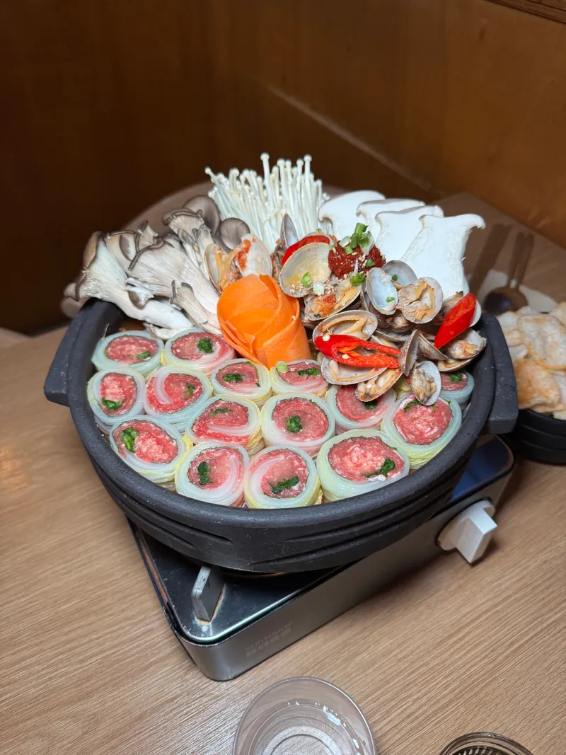 Best bo ssam in Gyeoridang-gil - Old Teddy Jeonju Gaekridan-gil Branch