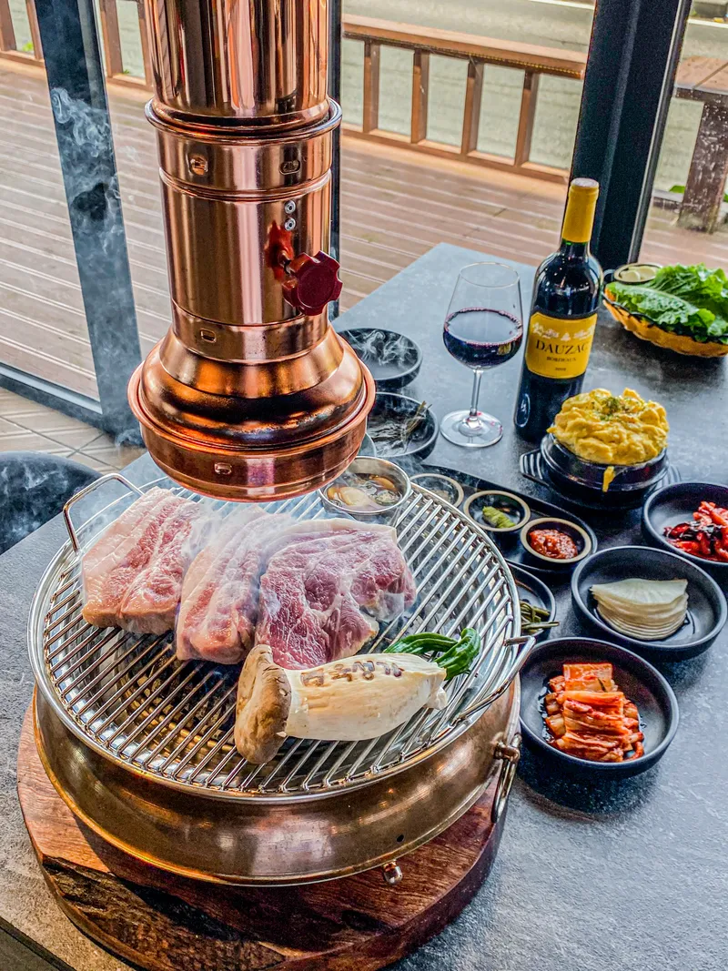 Best Naengmyeon in Seongsan - Seongsan Heukdwaeji Yuksungga