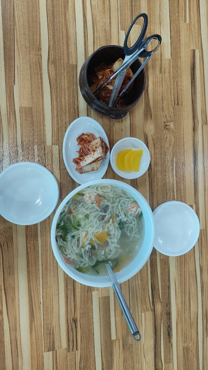 Best Kalgukso in Hanlim - Daega Bajirak Kalguksu