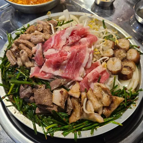 Best Gopchang in  - Bongyeol Sogopchang Munjeong Bonjeom