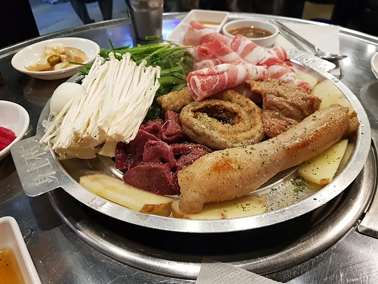 Mejor Beef Intestine Dish en Shinchon - 신촌부추곱창 신촌본점