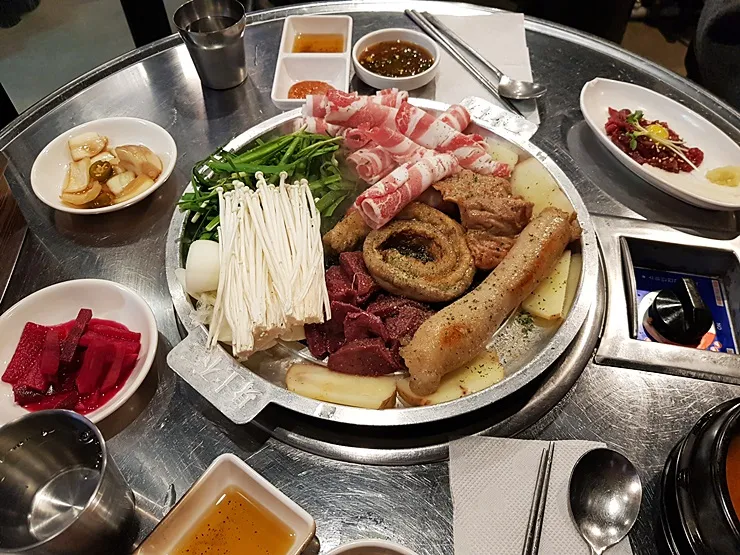 Mejor Beef Intestine Dish en Shinchon - 신촌부추곱창 신촌본점