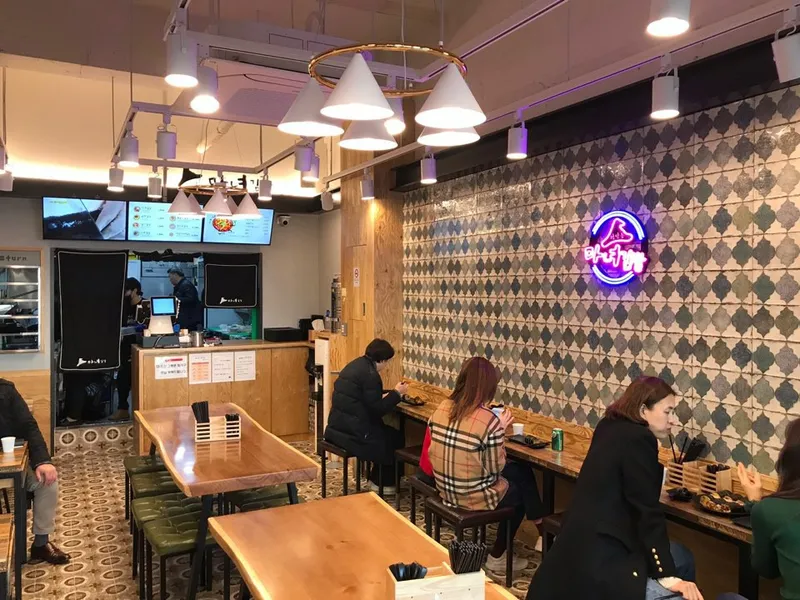 Cheongdamdong Manyeo Gimbap Sinsa Station