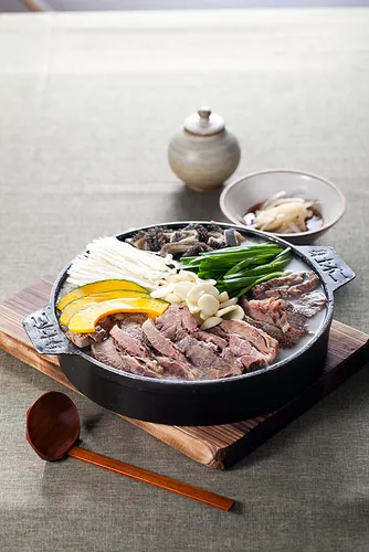 Best Ginseng Hot Pot in Songpa - Chamseolnongtang Songpa Bonjeom