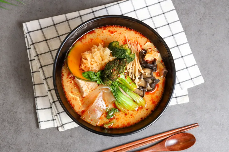 Best Spicy Noodle Soup in Seongsu - Sonogong Maratang Seogyo Branch