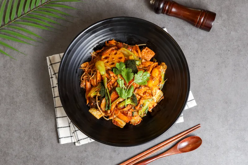 Best Spicy Noodle Soup in Seongsu - Sonogong Maratang Seogyo Branch