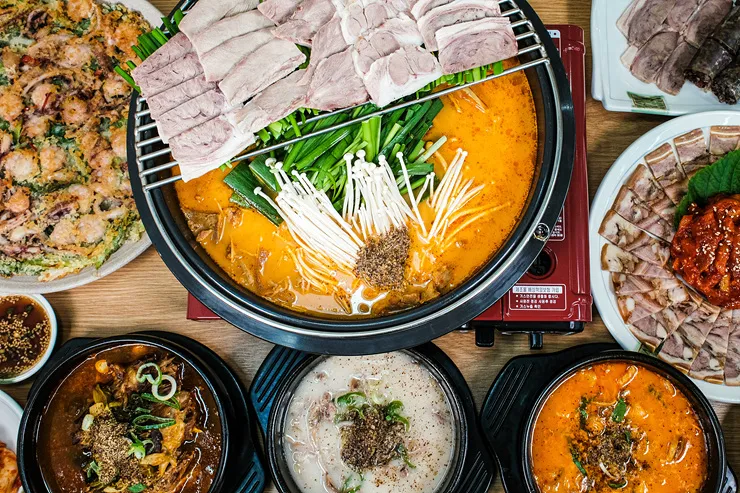 Best Korean Blood Sausage in Jamsil - Sundaegojip Jamsilsaenae Branch
