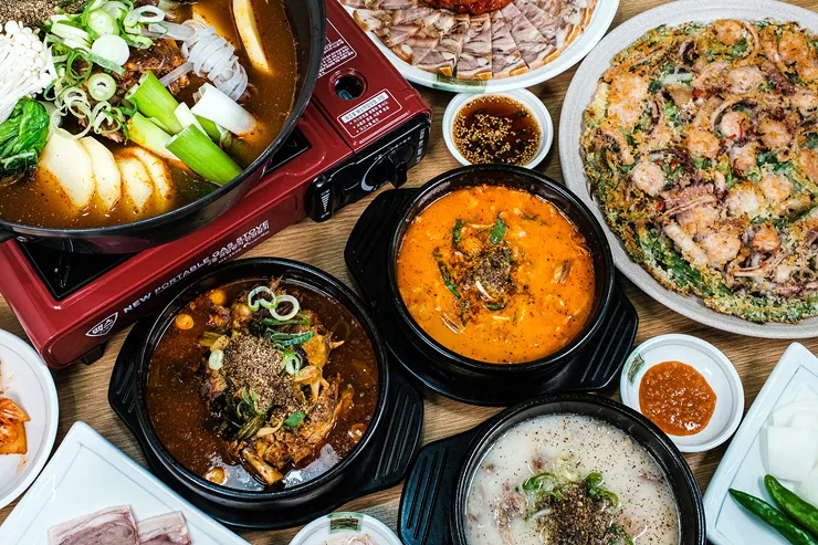 Best Korean Blood Sausage in Jamsil - Sundaegojip Jamsilsaenae Branch