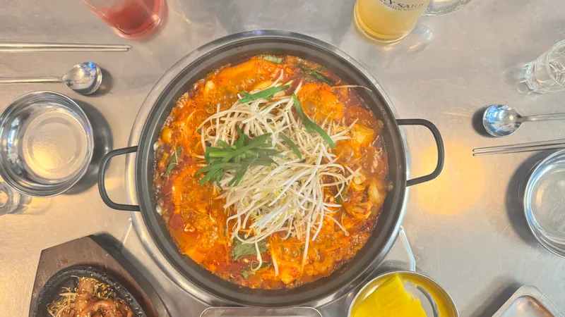 Best beef intestines hot pot in Konkuk University - 77-year-old Gopdori Hot Pot Restaurant Konkuk University Branch
